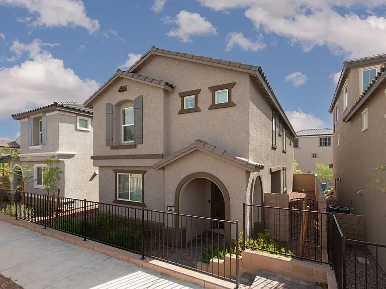 8045 Skye Foxx St — Photo 3