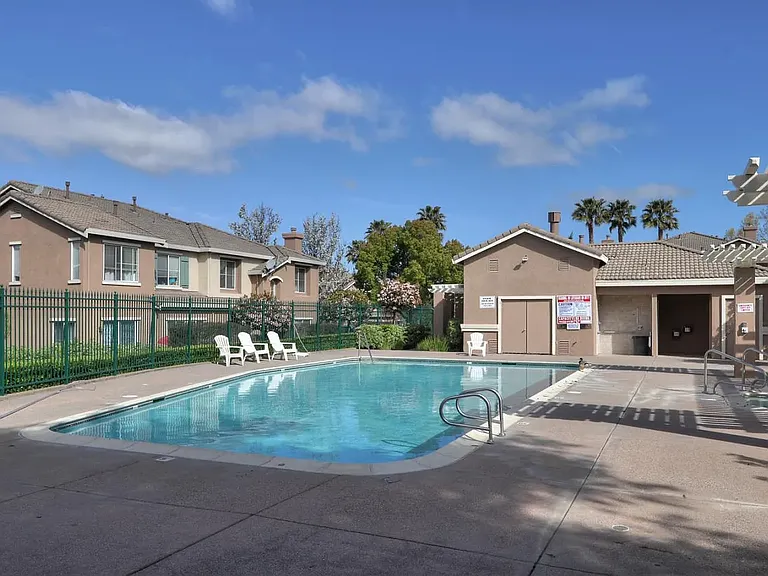 3837 Jasmine Cir — Photo 36