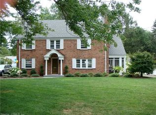 60 Ridgewood Rd, West Hartford, CT 06107
