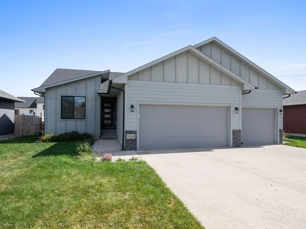 1504 S Gill Ave, Sioux Falls, SD 57106