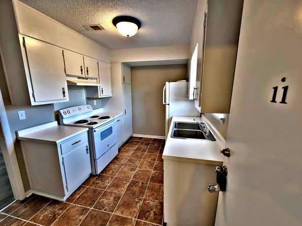 1057 N Main St #11