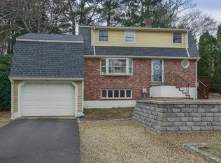 4 Raymond St, Manchester, MA 01944