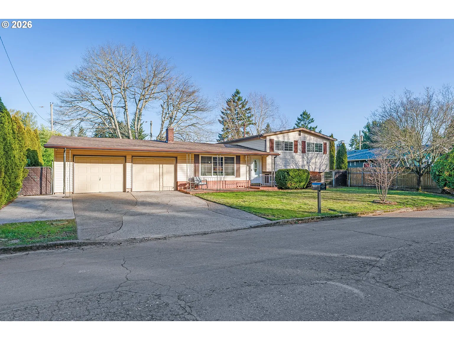 16627 SE Bush St photo 1