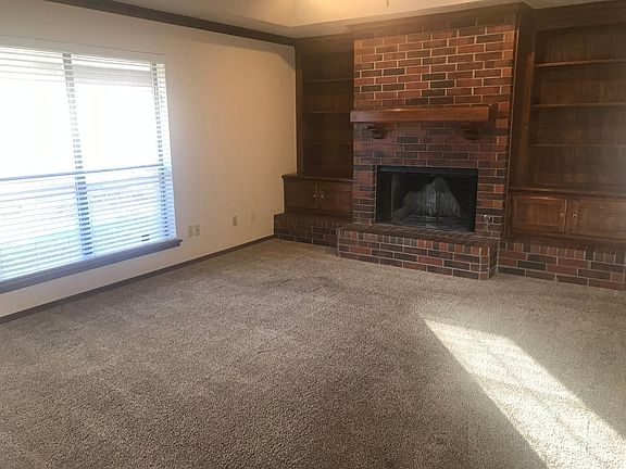 2nd image of 206 Village Oaks Dr
