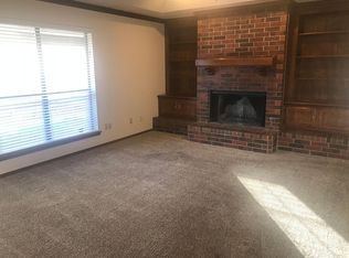 204 Village Oaks Dr, Oklahoma City, OK 73130