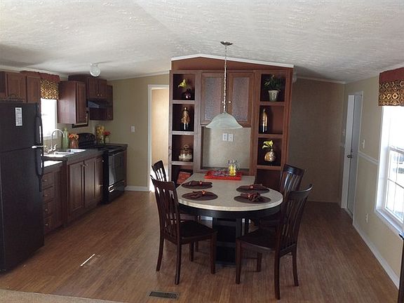 2nd image of 308 N Washington Hwy #33