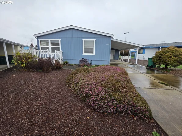 1506 Pioneer Cir Space 120, Forest Grove, OR 97116