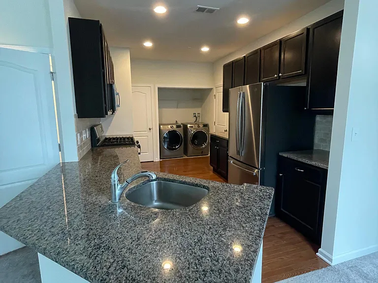 516 Gray Feather Way — Photo 7