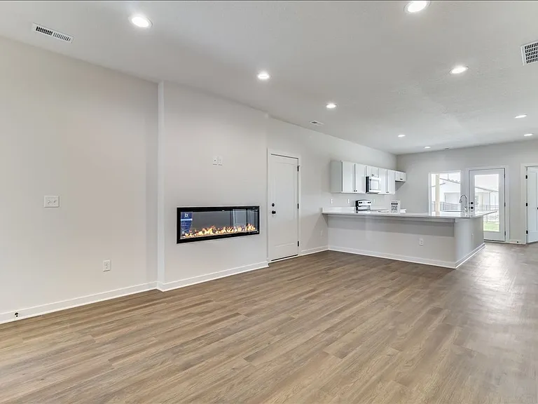 3440 E Thunder St — Photo 4