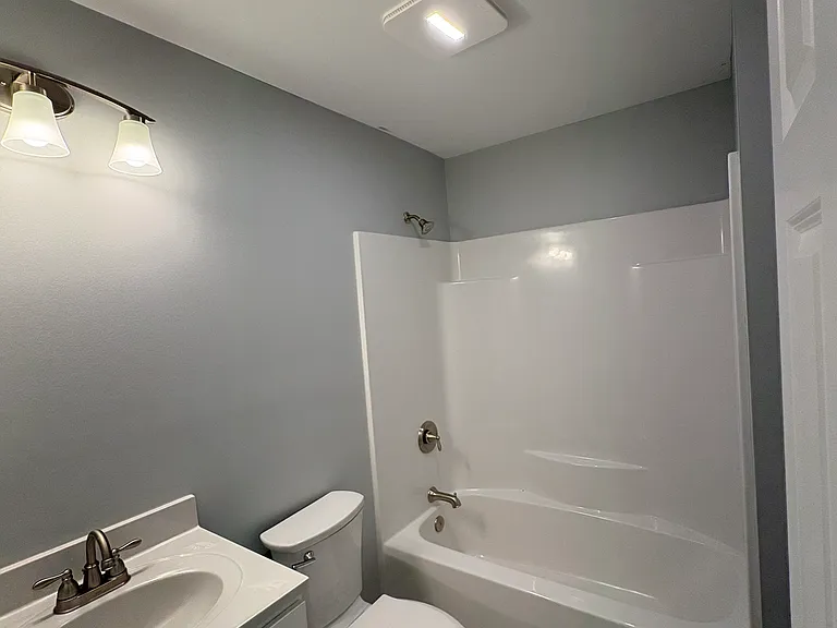 109 S Pine St — Photo 12