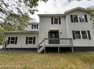 304 Winchester Dr, Tobyhanna, PA
