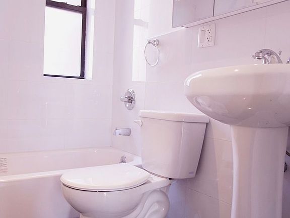 5th image of 526 W 161st St APT 6