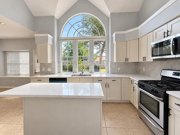 6927 Springcrest Ct, Sugar Land, TX 77479
