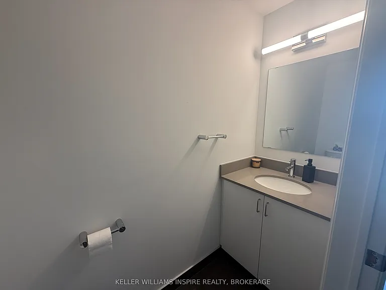223 Princess St #806 — Photo 19