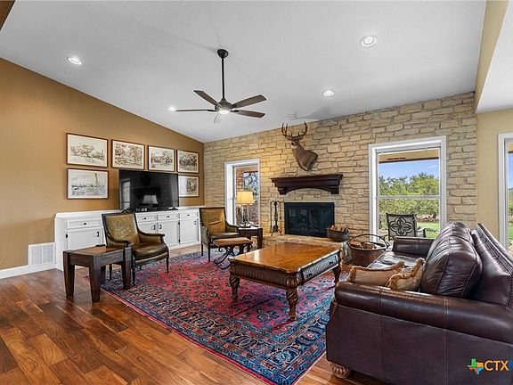 2nd image of 404 Skyline Rd