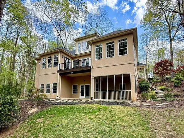 4011 Bienvenue Dr, Greensboro, NC 27409