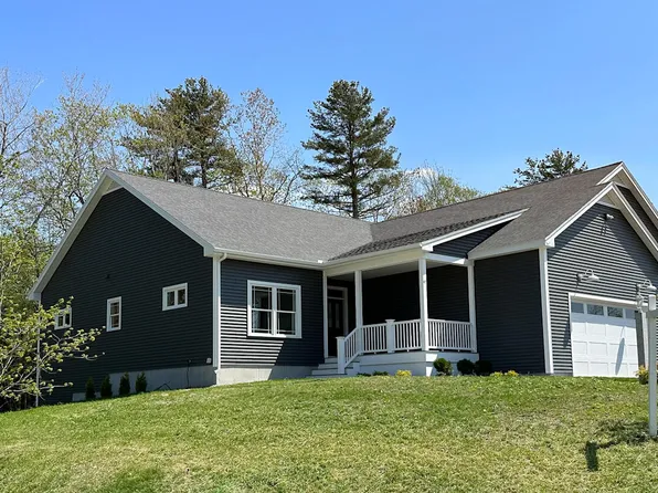 47 Forest Glen Lane, Topsham, ME 04086
