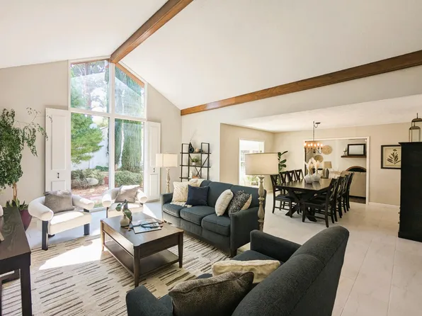 7701 Hermanson Pl NE, Albuquerque, NM 87110