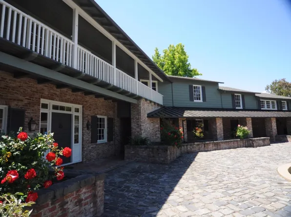 389 Moore Rd, Woodside, CA 94062