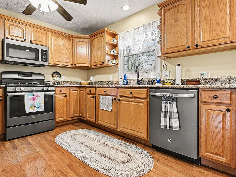2698 N Van Gogh Dr, La Porte, IN 46350 | Zillow