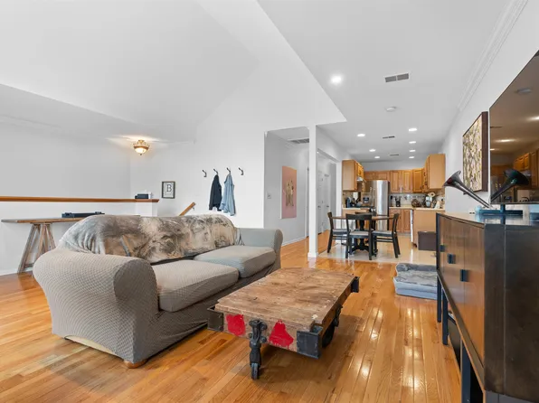 47 Grieco Drive image 3 of 15