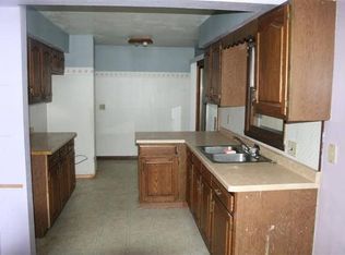 1023 Mildred Ave, Edgerton, WI 53534