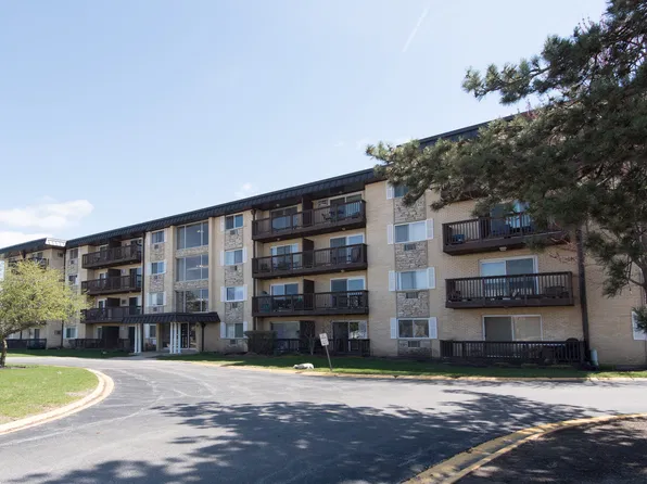 2218 S Goebbert Rd APT 487, Arlington Heights, IL 60005