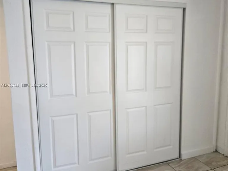 400 SW 21st Ave #3 — Photo 6