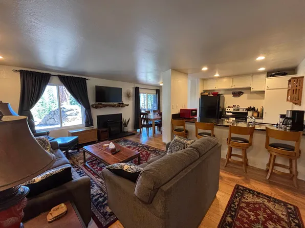 25 Lee Rd #127, Mammoth Lakes, CA 93546