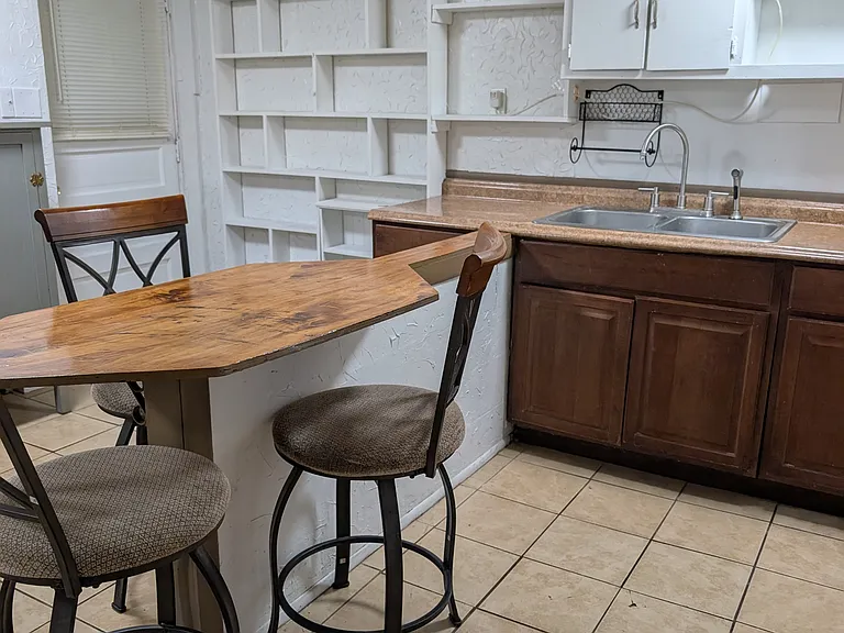 524 Ridge St — Photo 7