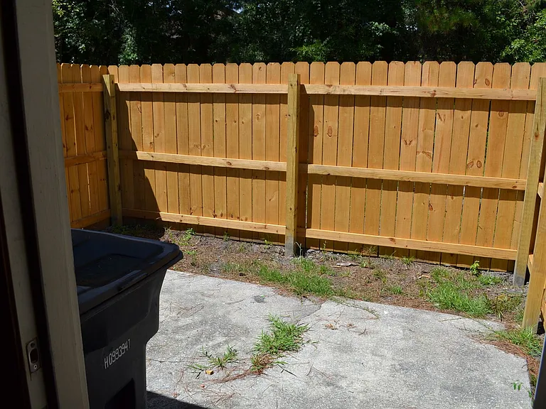124-126 Corey Circle — Photo 18