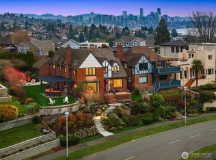 2256 W Viewmont Way W, Seattle, WA