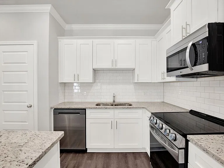 77 Dorsey Dr — Photo 10