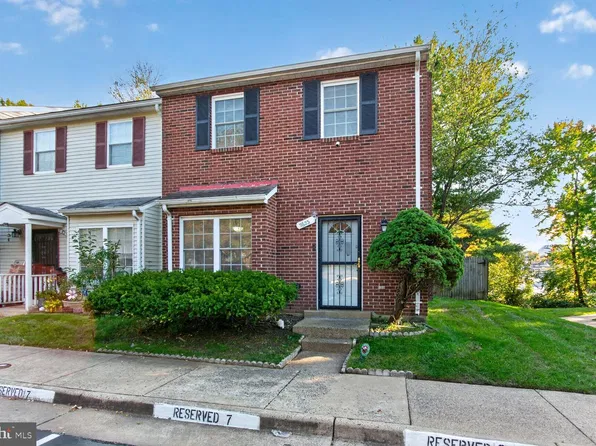 7623 Lee Landing Dr, Falls Church, VA 22043