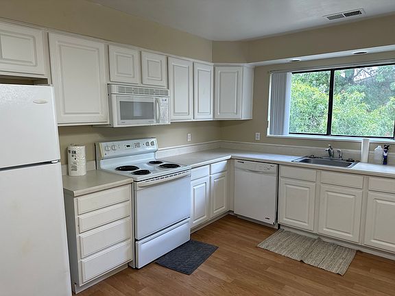 3rd image of 16210 N Park Dr APT 201