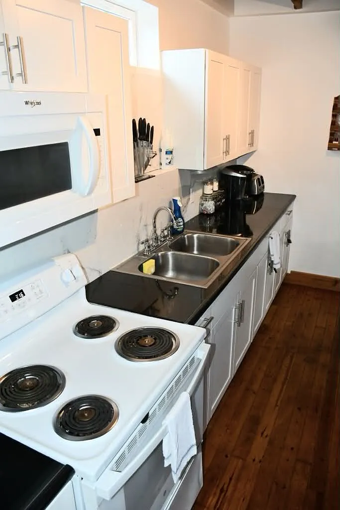 2 bed, 1080 sqft, $1,200 — Photo 3