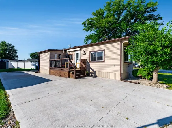 29 Parkside Dr, Essex, ON N0R 1J0