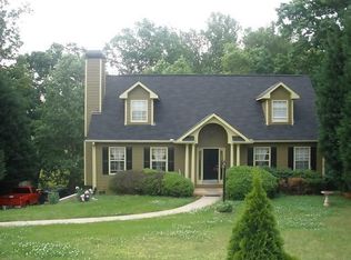 8955 Sourwood Dr, Gainesville, GA 30506