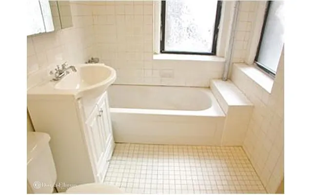 Rented by Douglas Elliman | media 33