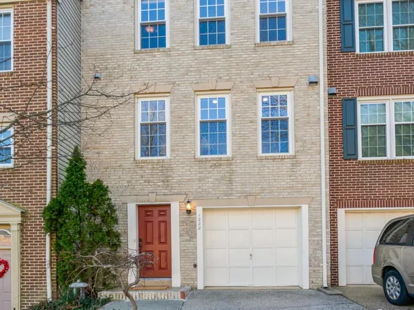 1222 Quaker Hill Dr, Alexandria, VA 22314