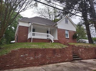 285 Youngs Mill Rd, Lagrange, GA 30241