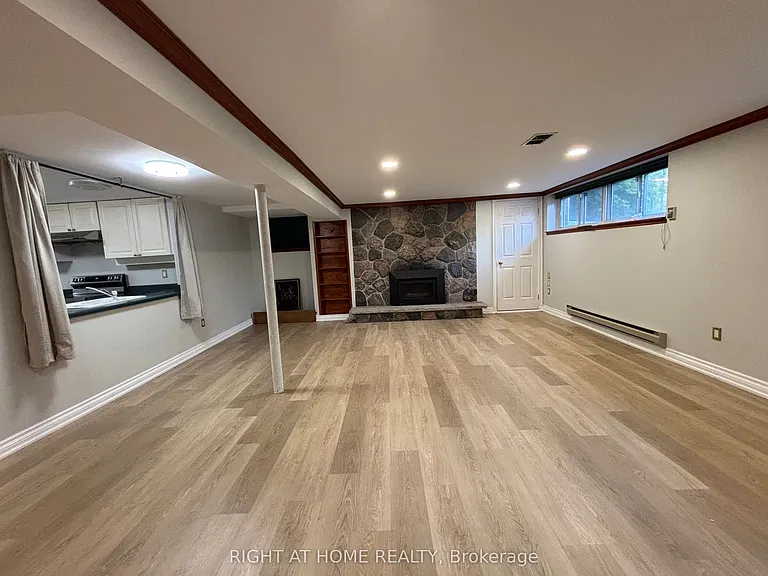 220 Newton Dr — Photo 11