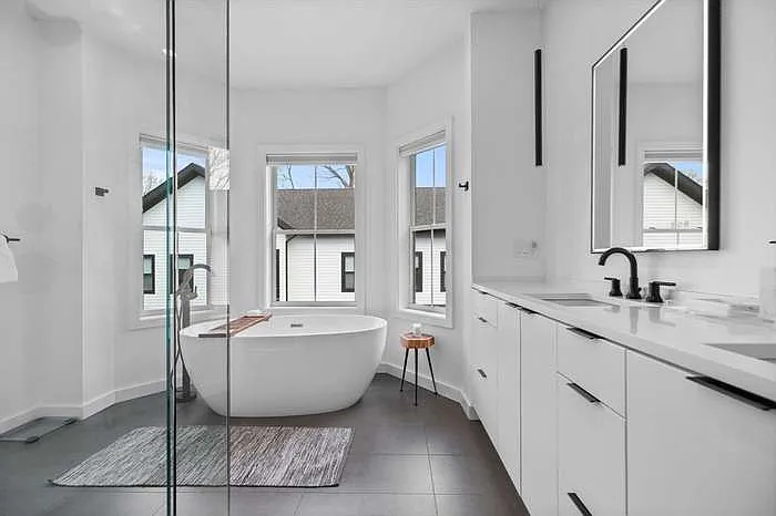 70 Walker St #2 — Photo 4
