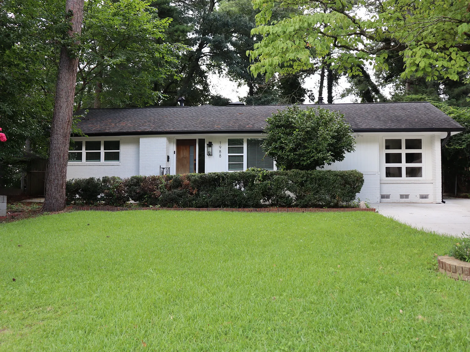 3 bed, 2490 sqft, $4,000 — Photo 3