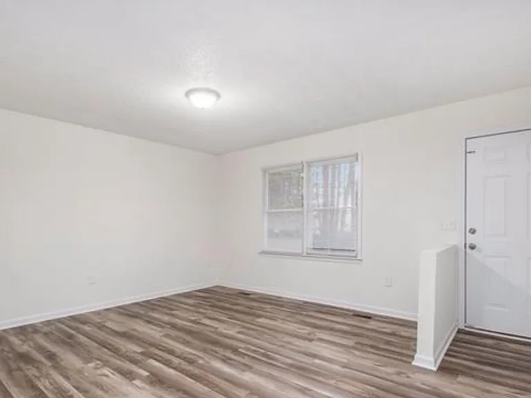 1816 Azalea Ave — Photo 4