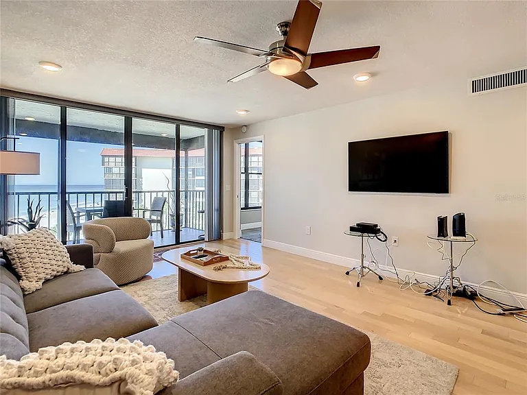 18304 Gulf Blvd #516 — Photo 29