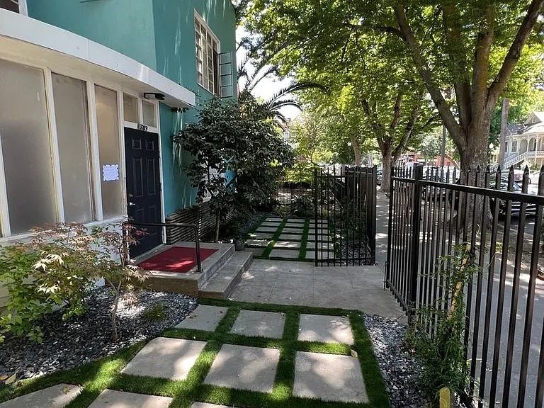 1709 Capitol Ave — Photo 2