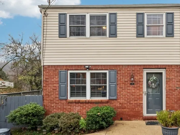 1112 Edward St, North Versailles, PA 15137