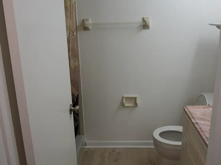 213 Lake Pointe Dr #211 — Photo 11