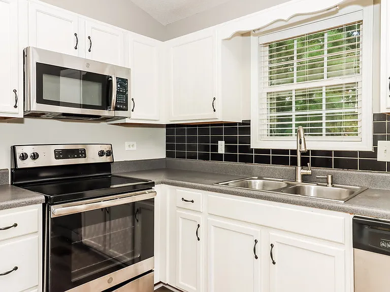 124 Hunter Pl — Photo 9